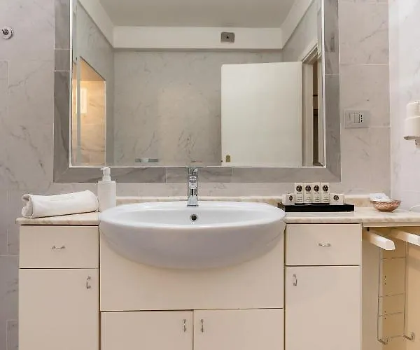 Apartment Prince'S Suite - Budget Rooms & Apt Piazza Del Popolo