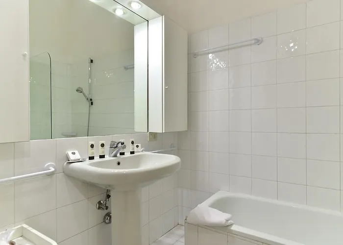Prince'S Suite - Budget Rooms & Apt Piazza Del Popolo Rom